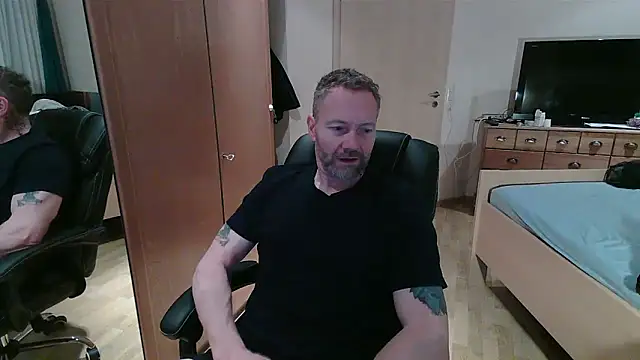 Snapshot of Rockburg chatting on February 13, 5:14 am Rockburg online show from February 13, 5:14 am