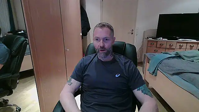 Snapshot of Rockburg chatting on March 3, 12:33 pm Rockburg online show from March 3, 12:33 pm