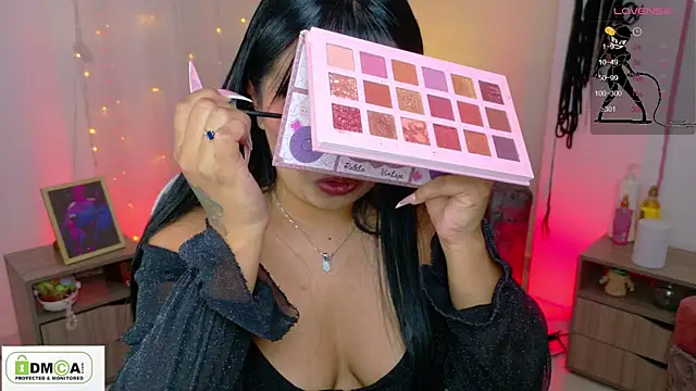 Miss scarllet  online show from May 19, 1:06 pm
