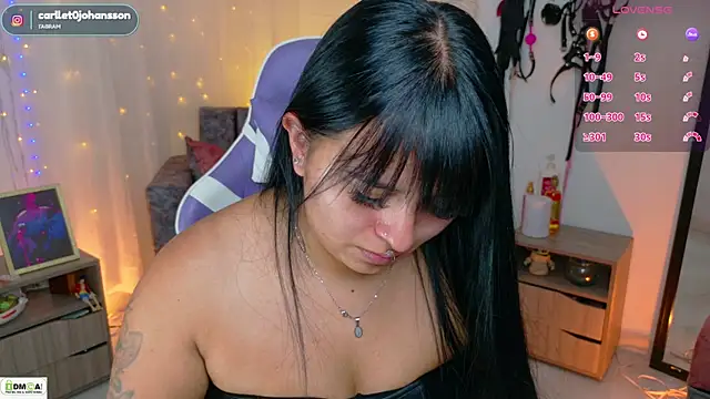 Snapshot of Miss_scarllet_ chatting on July 2, 1:06 pm Miss scarllet online show from July 2, 1:06 pm