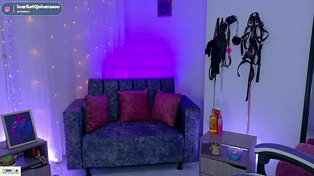 Snapshot of Miss_scarllet_ chatting on July 9, 1:15 pm Miss scarllet online show from July 9, 1:15 pm