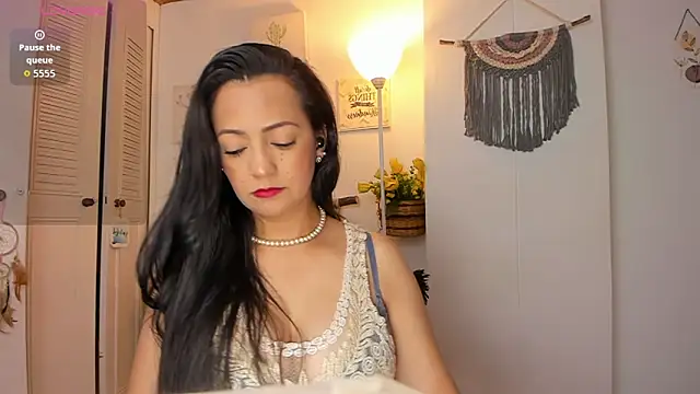 Snapshot of anaruiz_ chatting on May 21, 10:50 pm anaruiz online show from May 21, 10:50 pm