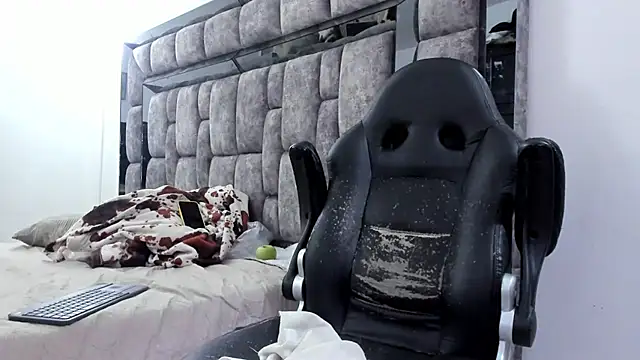 Snapshot of MalconStonne chatting on February 4, 2:50 am MalconStonne online show from February 4, 2:50 am