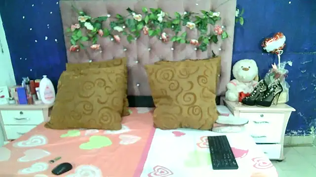 Snapshot of ValeriaTsx chatting on December 1, 12:43 pm ValeriaTsx online show from December 1, 12:43 pm