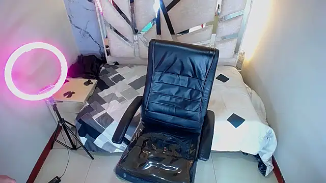 Salome Milf202 online show from March 29, 8:20 pm