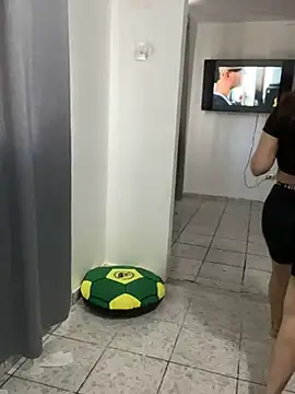 Snapshot of lolitalamasbonita01 chatting on February 9, 9:17 pm lolitalamasbonita01 online show from February 9, 9:17 pm