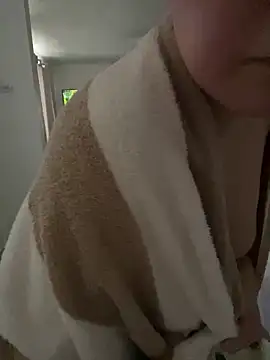 Snapshot of lolitalamasbonita01 chatting on February 10, 9:36 pm lolitalamasbonita01 online show from February 10, 9:36 pm