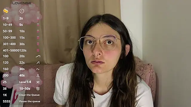 Snapshot of lessliee22_ chatting on April 26, 6:55 am lessliee22 online show from April 26, 6:55 am