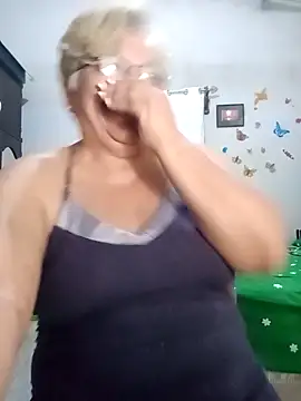 Snapshot of Madrastrahot69 chatting on September 27, 4:50 am Madrastrahot69 online show from September 27, 4:50 am