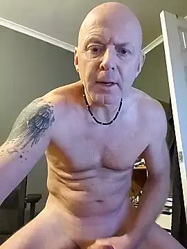 Snapshot of Alwaysreadysex69 chatting on December 13, 12:39 pm Alwaysreadysex69 online show from December 13, 12:39 pm