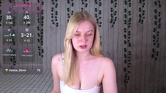 EmiliaDuchess online show from October 23, 12:59 pm