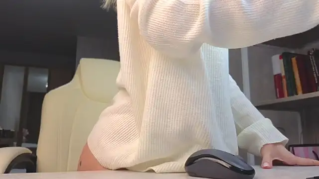 Snapshot of Marietta_Castro chatting on April 18, 5:17 pm Marietta Castro online show from April 18, 5:17 pm