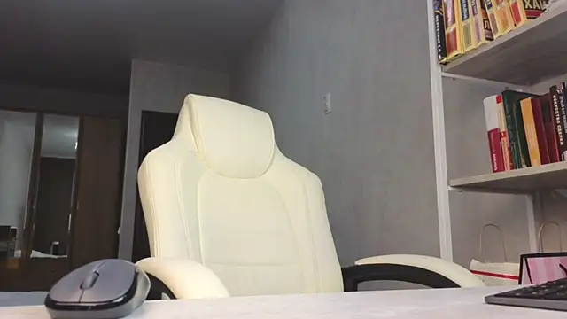 Snapshot of Marietta_Castro chatting on May 25, 3:29 pm Marietta Castro online show from May 25, 3:29 pm