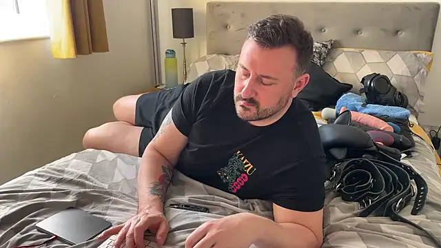 Large gay rubber online show from April 11, 3:38 pm