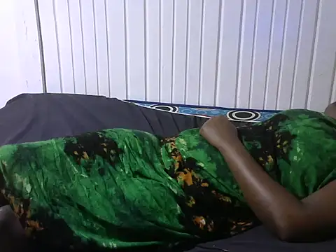 Snapshot of Sexy_baby004 chatting on September 13, 5:18 am Sexy baby004 online show from September 13, 5:18 am