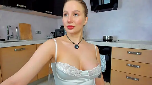 Snapshot of AnnLevine chatting on June 27, 7:13 am AnnLevine online show from June 27, 7:13 am