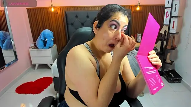 Snapshot of MEYLAGIA chatting on May 19, 3:13 am MEYLAGIA online show from May 19, 3:13 am
