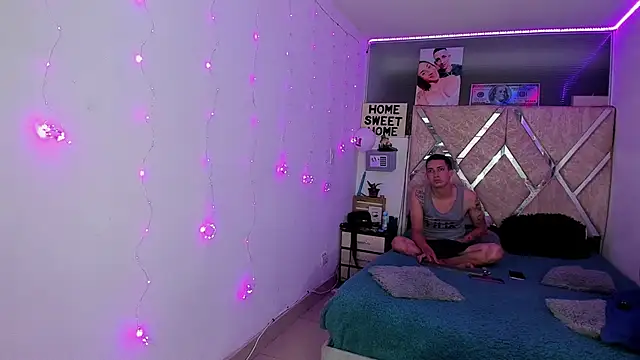 parejacaliente20154 online show from February 24, 11:08 am