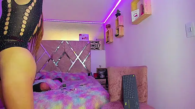 parejacaliente20154 online show from March 30, 1:34 pm