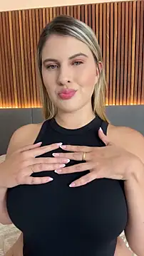 EmiilyAdams  online show from April 16, 10:23 pm