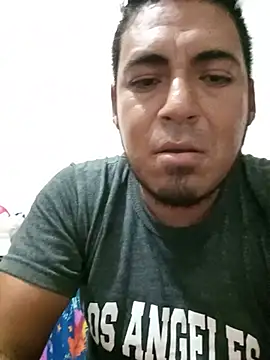 Snapshot of ixam92 chatting on June 25, 8:19 am ixam92 online show from June 25, 8:19 am