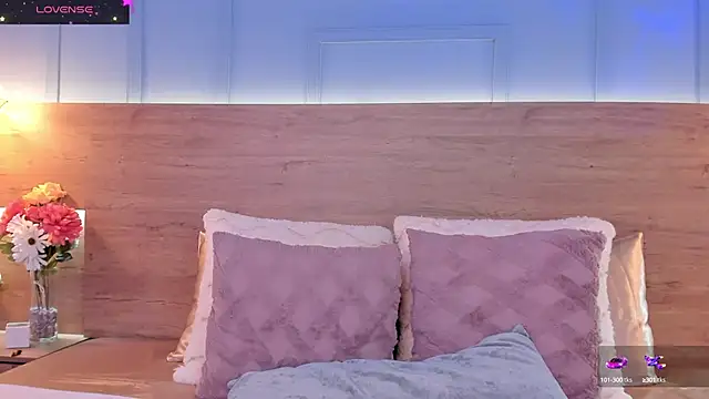 Snapshot of Victoria_romanox chatting on January 19, 12:17 am Victoria romanox online show from January 19, 12:17 am