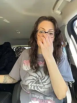 BeautifulMesss online show from March 29, 4:40 pm