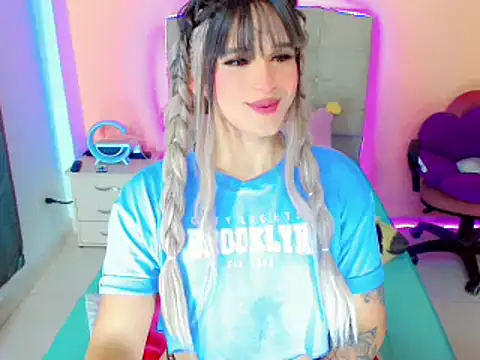 TaylorMon online show from January 19, 1:53 am