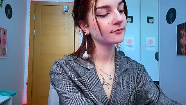 Bunny ShyGirl online show from December 4, 7:50 am