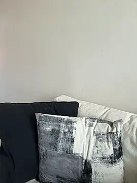 Snapshot of riri_bstvx chatting on June 28, 5:19 pm riri bstvx online show from June 28, 5:19 pm