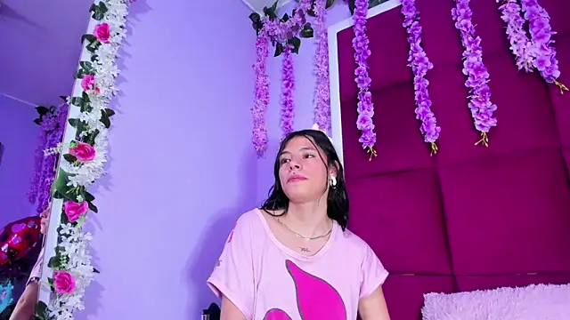 Sasha Petitte online show from March 22, 6:00 am