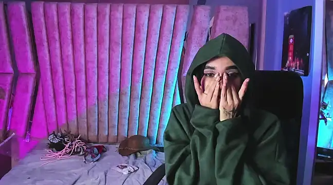 Snapshot of Jasmin_Skinny chatting on March 6, 9:36 am Jasmin Skinny online show from March 6, 9:36 am