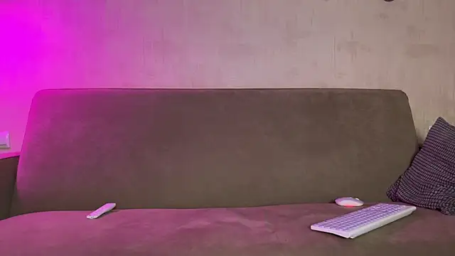 weshycouple online show from February 13, 7:10 pm