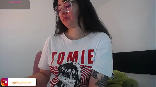 Snapshot of NewAgatha_Bolton chatting on October 6, 9:34 pm NewAgatha Bolton online show from October 6, 9:34 pm