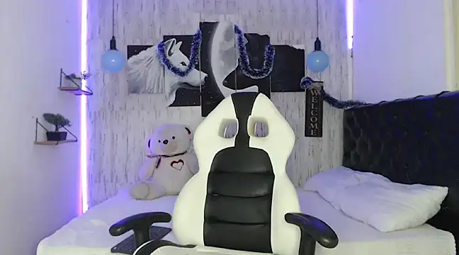 tommycash 777 online show from December 5, 12:30 am