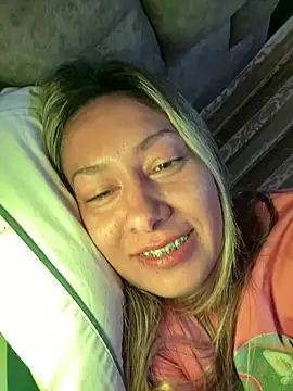 Snapshot of xLadyScarlettx chatting on December 5, 5:37 am xLadyScarlettx online show from December 5, 5:37 am