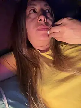 Snapshot of xLadyScarlettx chatting on December 30, 3:03 am xLadyScarlettx online show from December 30, 3:03 am