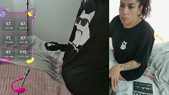 sara smith45 online show from September 29, 7:51 pm