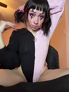 Gothbabbi online show from April 14, 8:37 pm