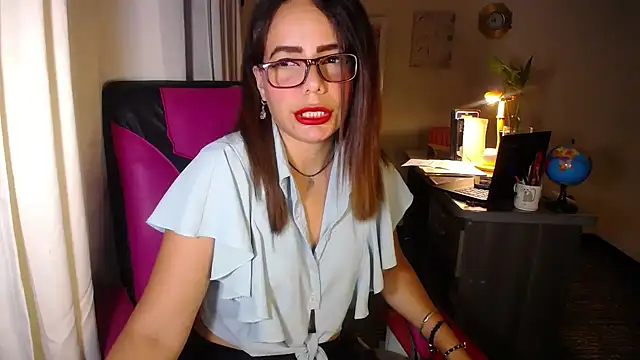 Snapshot of danielle_rose_1 chatting on April 10, 1:49 pm danielle rose 1 online show from April 10, 1:49 pm