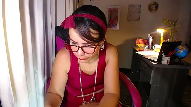 Snapshot of danielle_rose_1 chatting on April 19, 4:17 pm danielle rose 1 online show from April 19, 4:17 pm