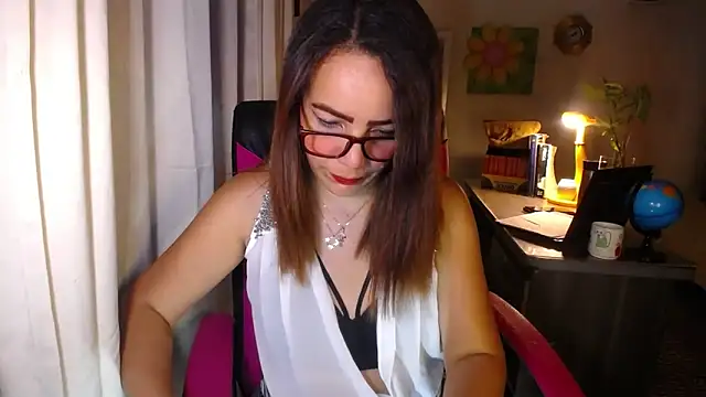 Snapshot of danielle_rose_1 chatting on June 2, 2:19 pm danielle rose 1 online show from June 2, 2:19 pm