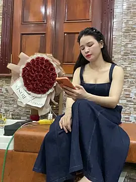 Snapshot of LiLi-Kirix99 chatting on May 19, 2:01 pm LiLi-Kirix99 online show from May 19, 2:01 pm