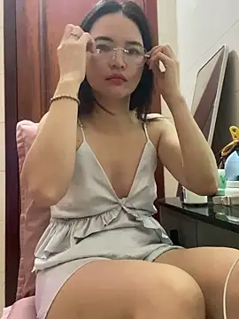 Snapshot of LiLi-Kirix99 chatting on June 8, 6:41 pm LiLi-Kirix99 online show from June 8, 6:41 pm