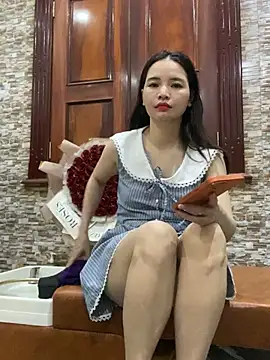 Snapshot of LiLi-Kirix99 chatting on June 29, 7:58 pm LiLi-Kirix99 online show from June 29, 7:58 pm
