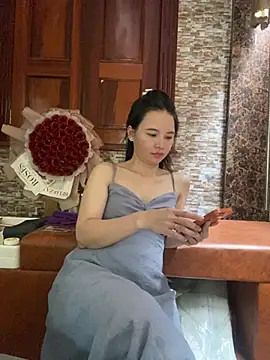 Snapshot of LiLi-Kirix99 chatting on July 4, 7:25 am LiLi-Kirix99 online show from July 4, 7:25 am