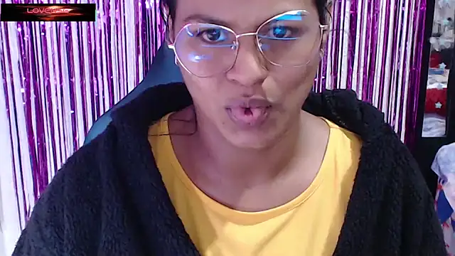 SweetAlmaa online show from February 14, 11:40 am