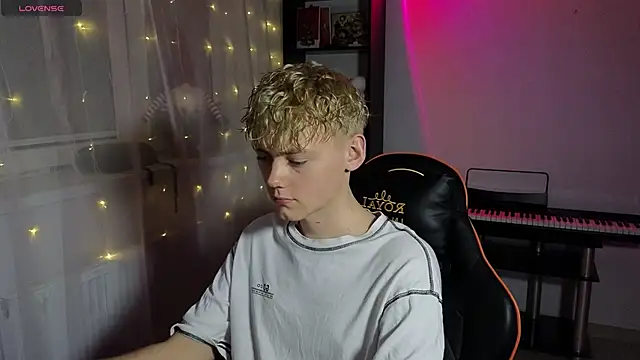 Keytaro online show from March 5, 6:45 pm