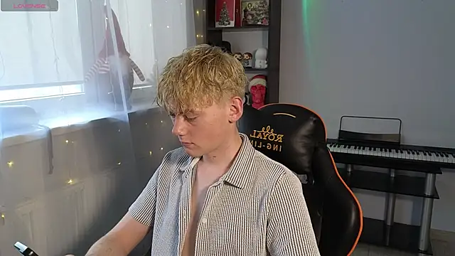 Keytaro online show from March 10, 2:16 pm