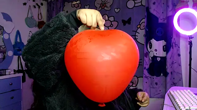 lussyevans24 online show from March 2, 2:36 am